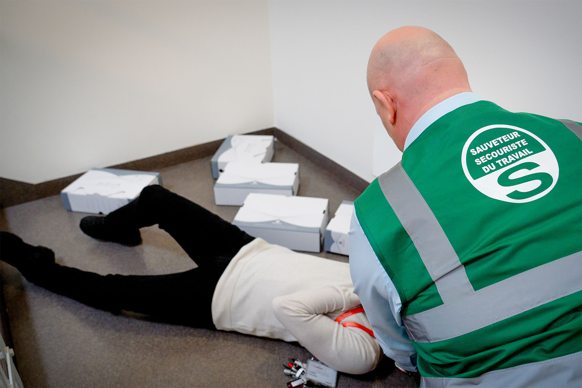 Stagiaire en formation MAC SST chez Si2P, actualisant ses compétences de secouriste au travail.
